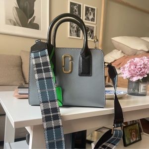Marc Jacobs cross body bag- like new condition